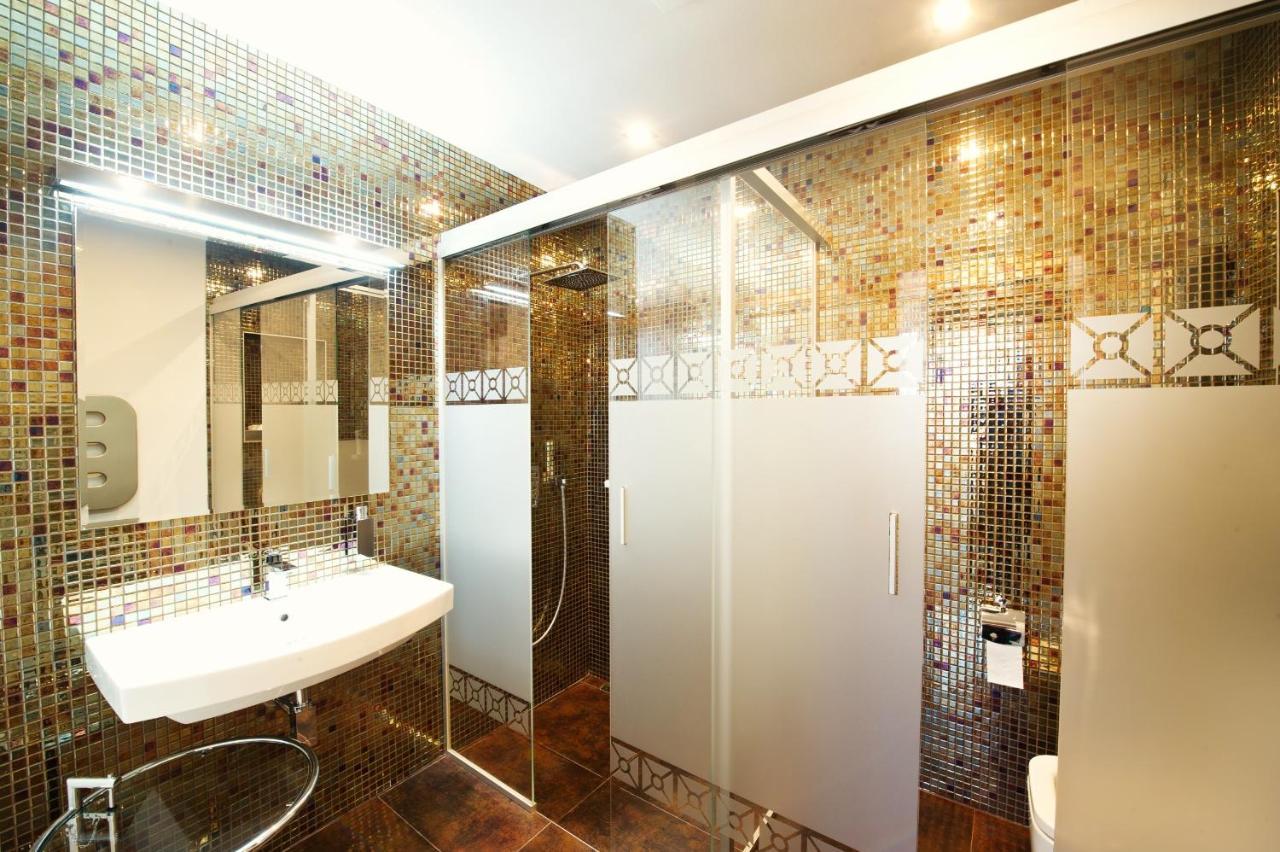 Hotel Slavie Pelhrimov Bagian luar foto