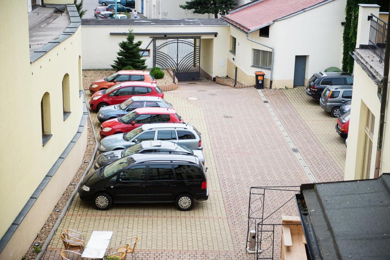 Hotel Slavie Pelhrimov Bagian luar foto
